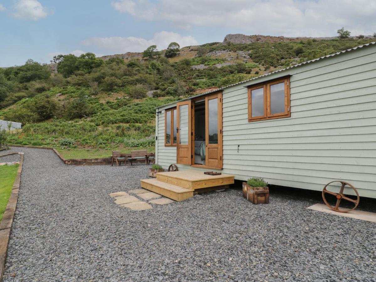 Tan Y Castell Shepherds Hut Llangollen Exterior foto