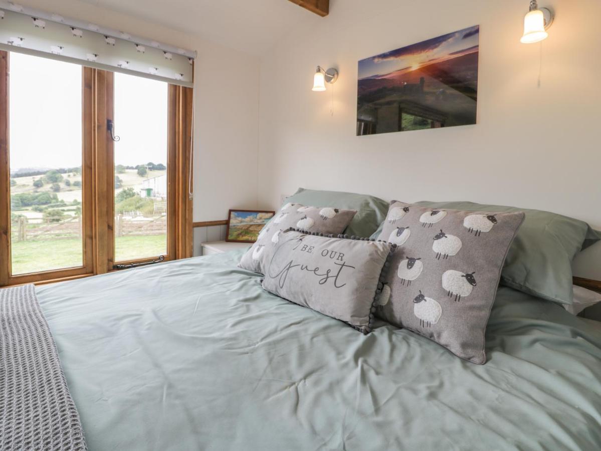 Tan Y Castell Shepherds Hut Llangollen Exterior foto